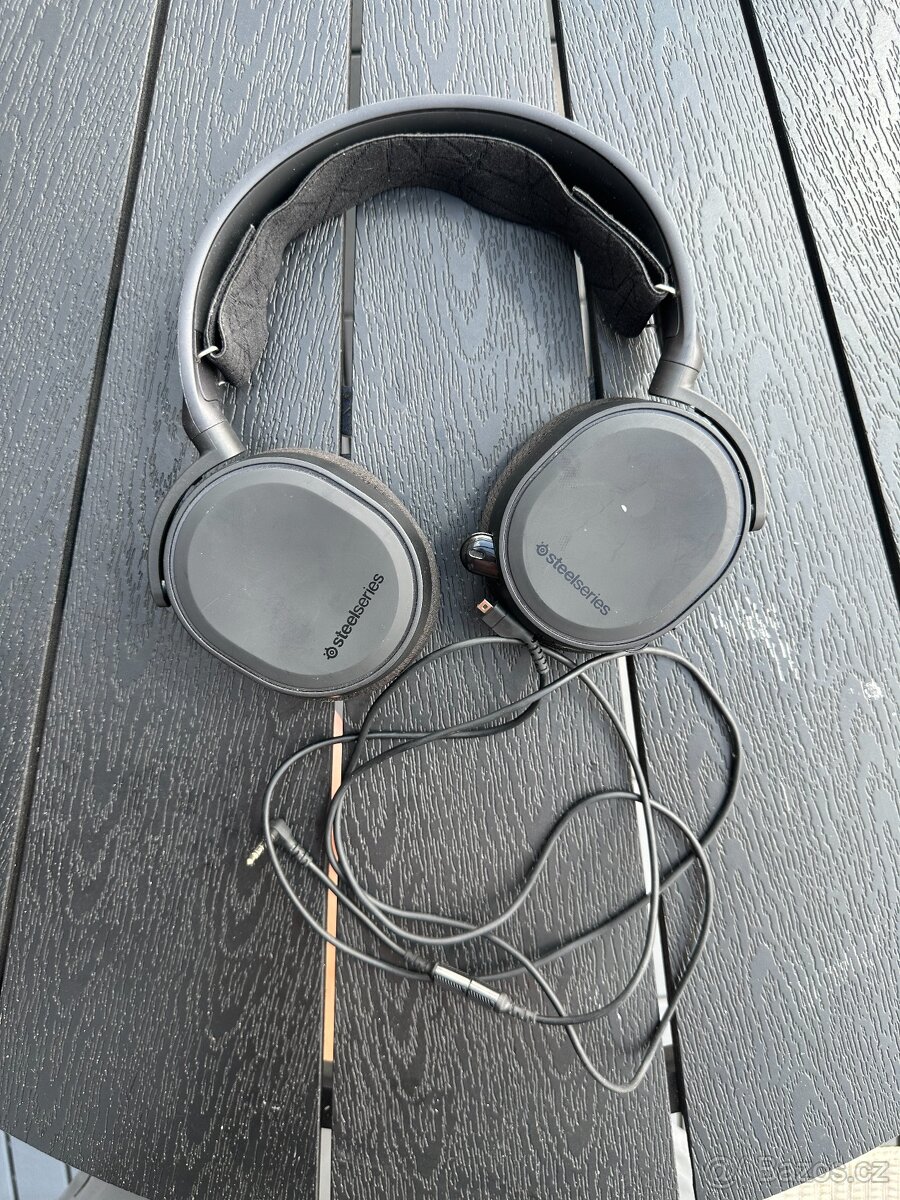 Herní sluchátka STEELSERIES Arctis 5 Black