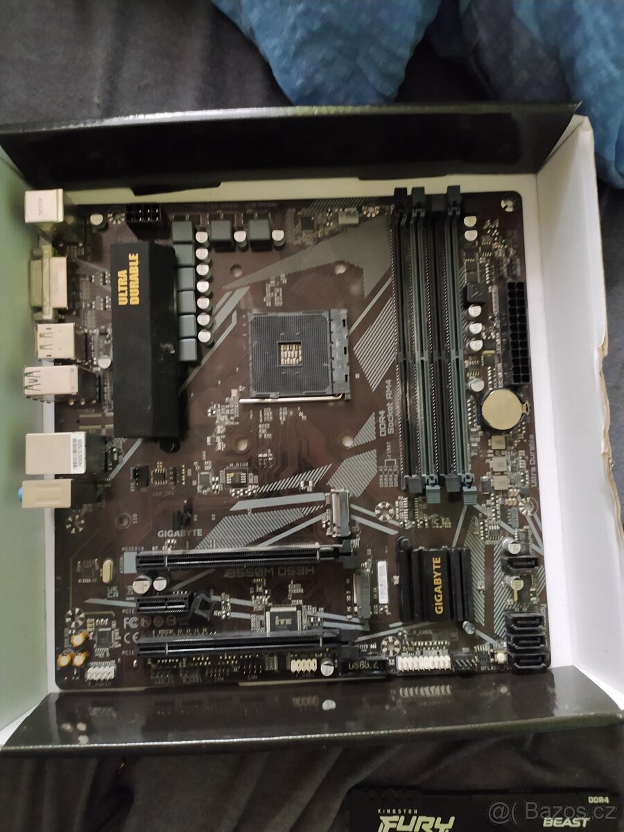 Prodám základní desku GIGABYTE B550M DS3H