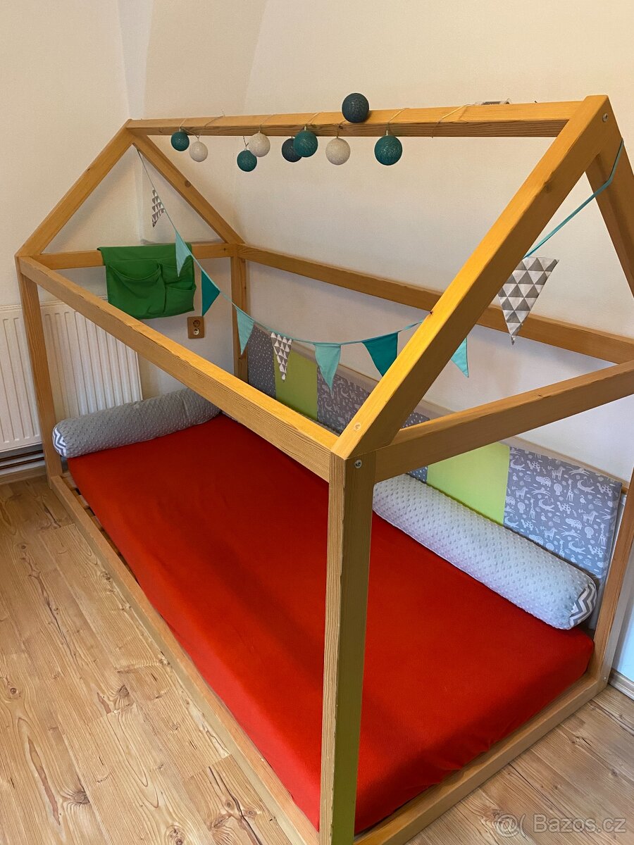 Domečková postel Montessori