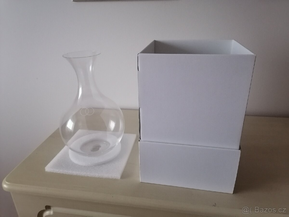 Dekantor pro víno. NOVY