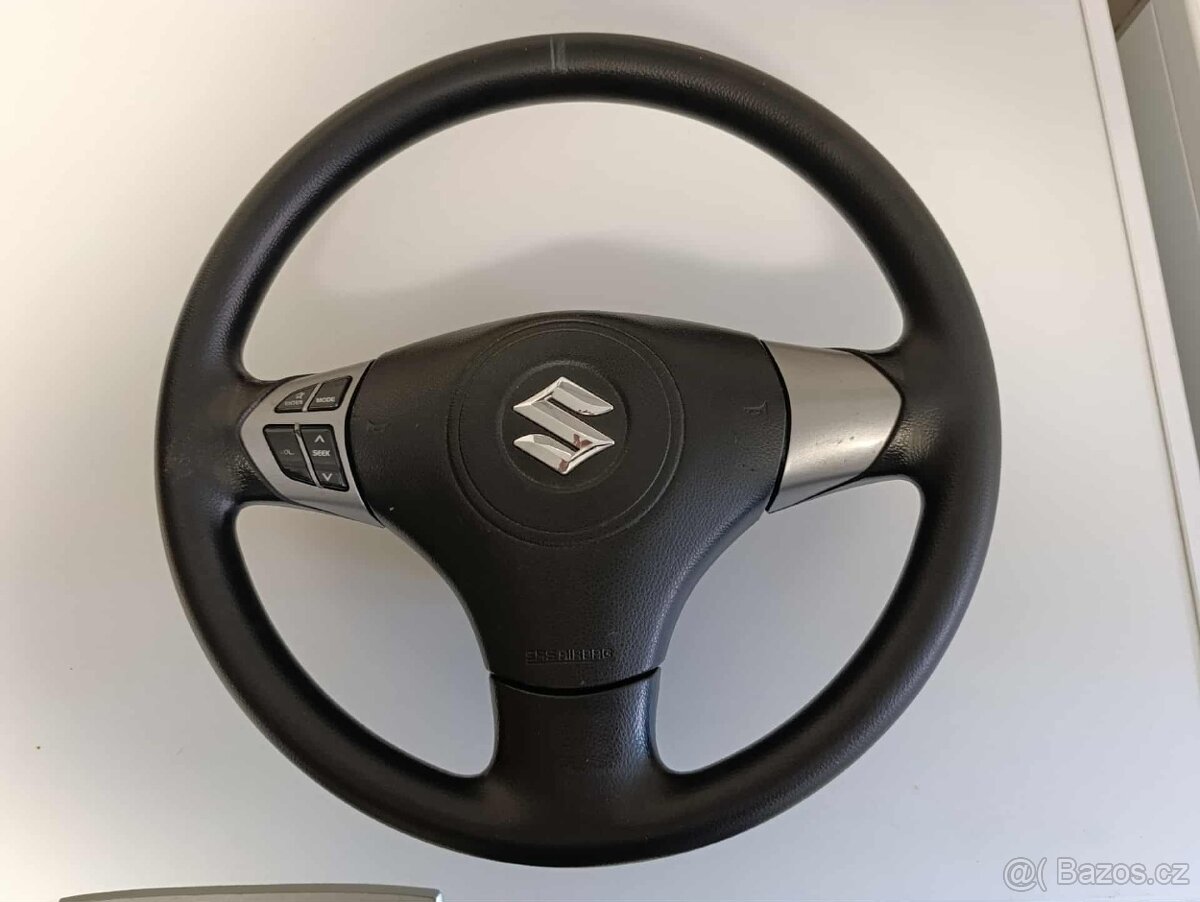Multifunkční volant z vozidla Suzuki grand Vitara II