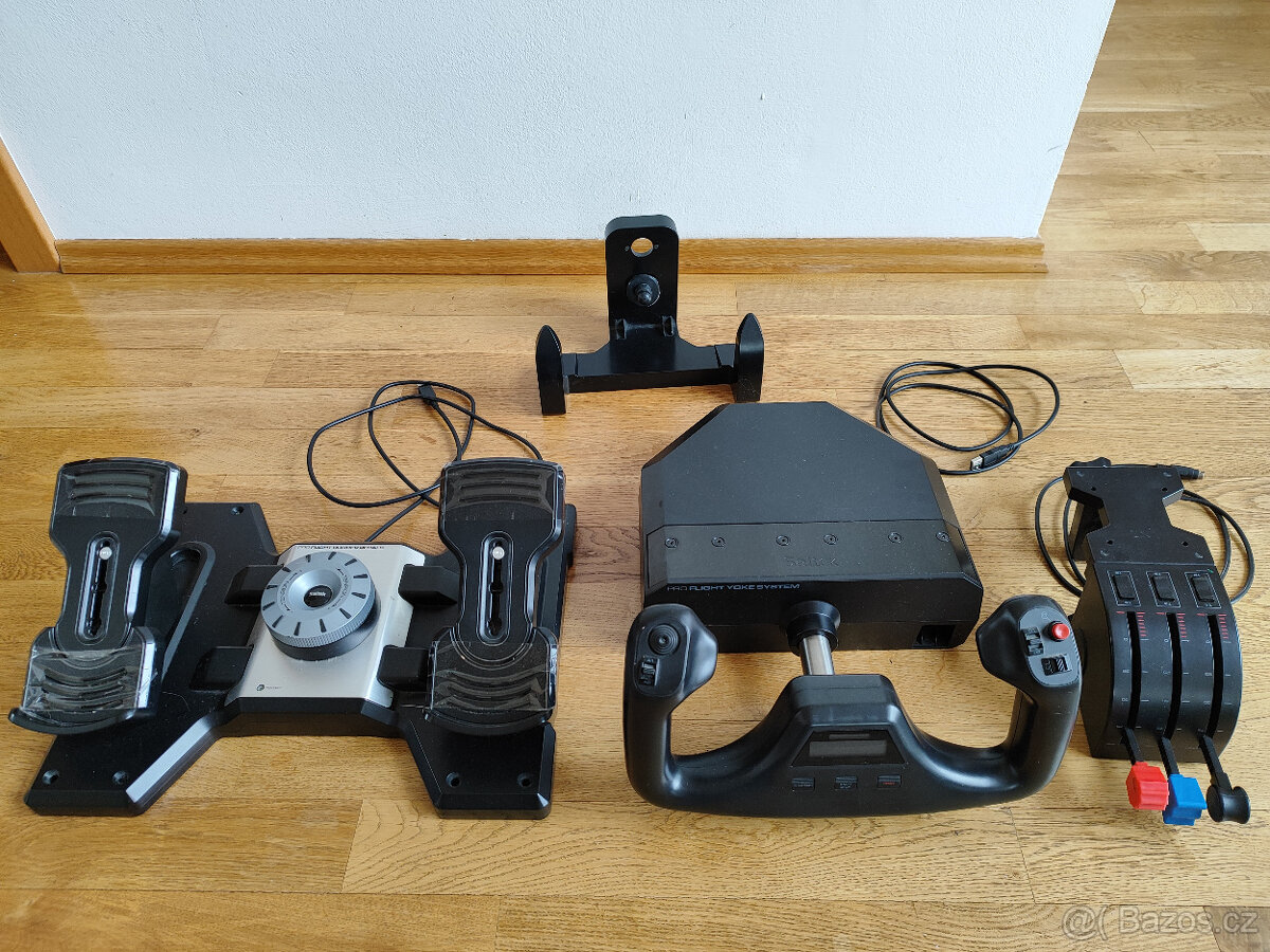Letecký simulátor Logitech/Saitek (knipl+pedály)