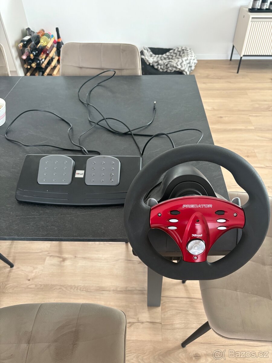 Herní volant s pedály PREDÁTOR