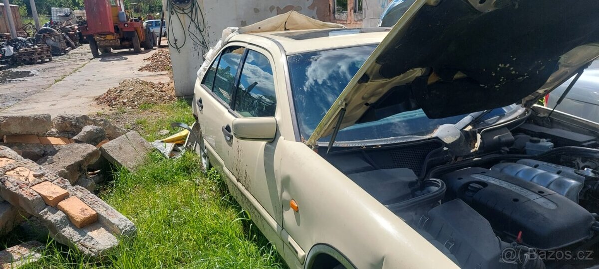 Mercedes-Benz E w210 200 cdi - v celku nebo na díly