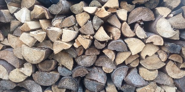 Palivové dřevo smrk suché