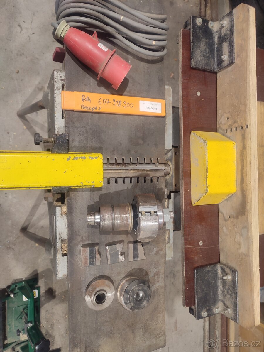 Srovnávací frézka KDR 250S s přídavným zařízením