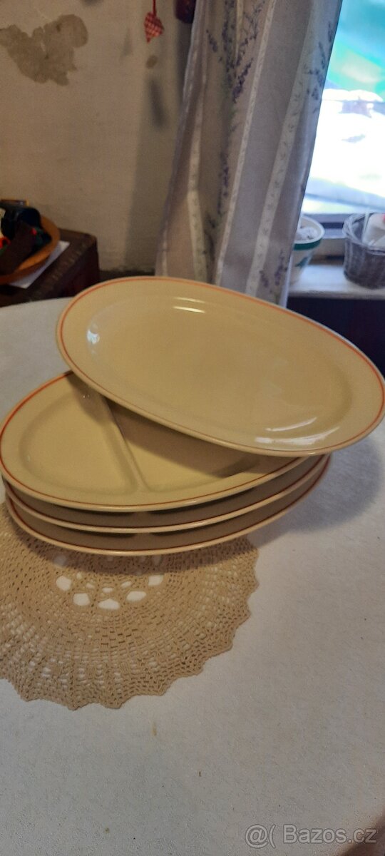 Staré tácy/podnosy