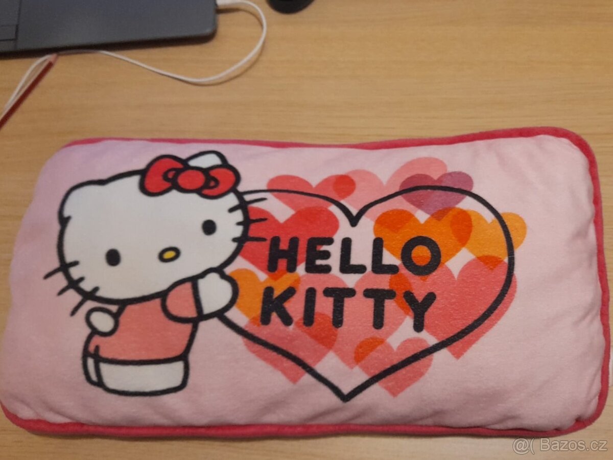 Plyšový polštářek Hello Kitty 45 x 25cm