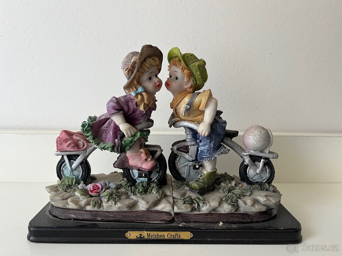 Porcelánová dekorace