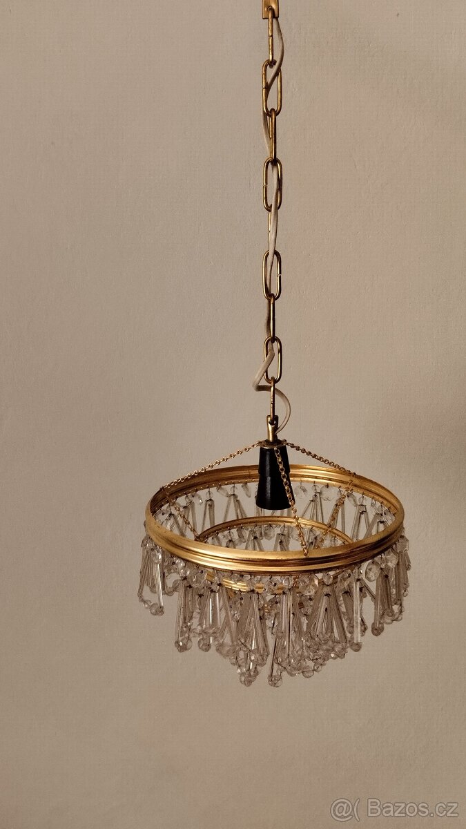 Malý křišťálový lustr