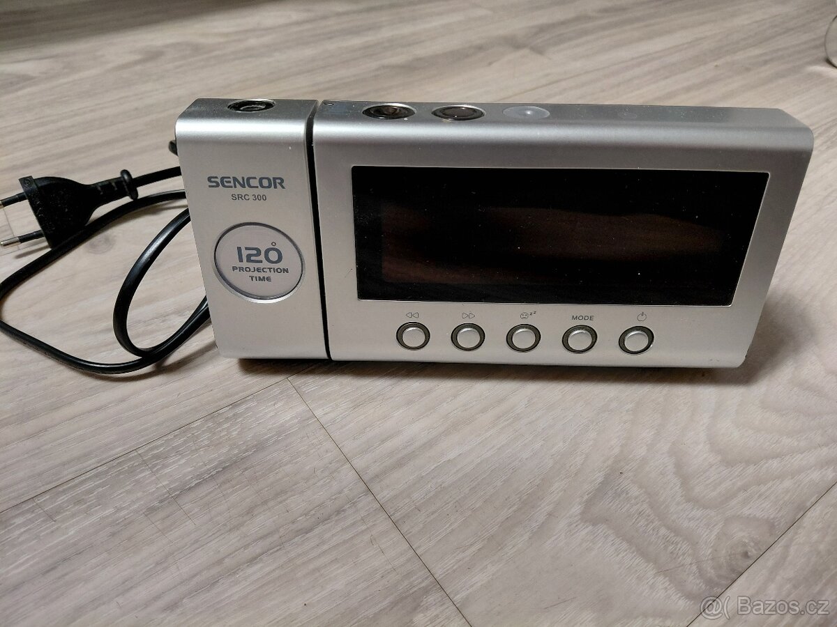 Radiobudík s projekcí Sencor SRC 300