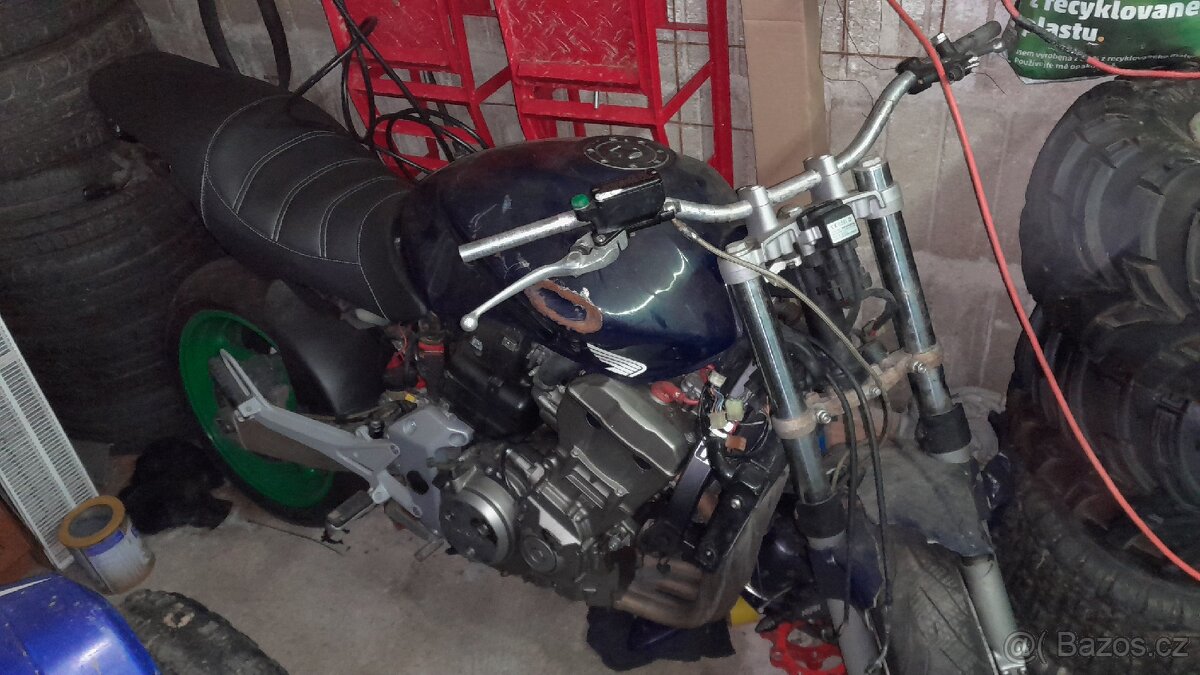 Honda CB900F Hornet díly