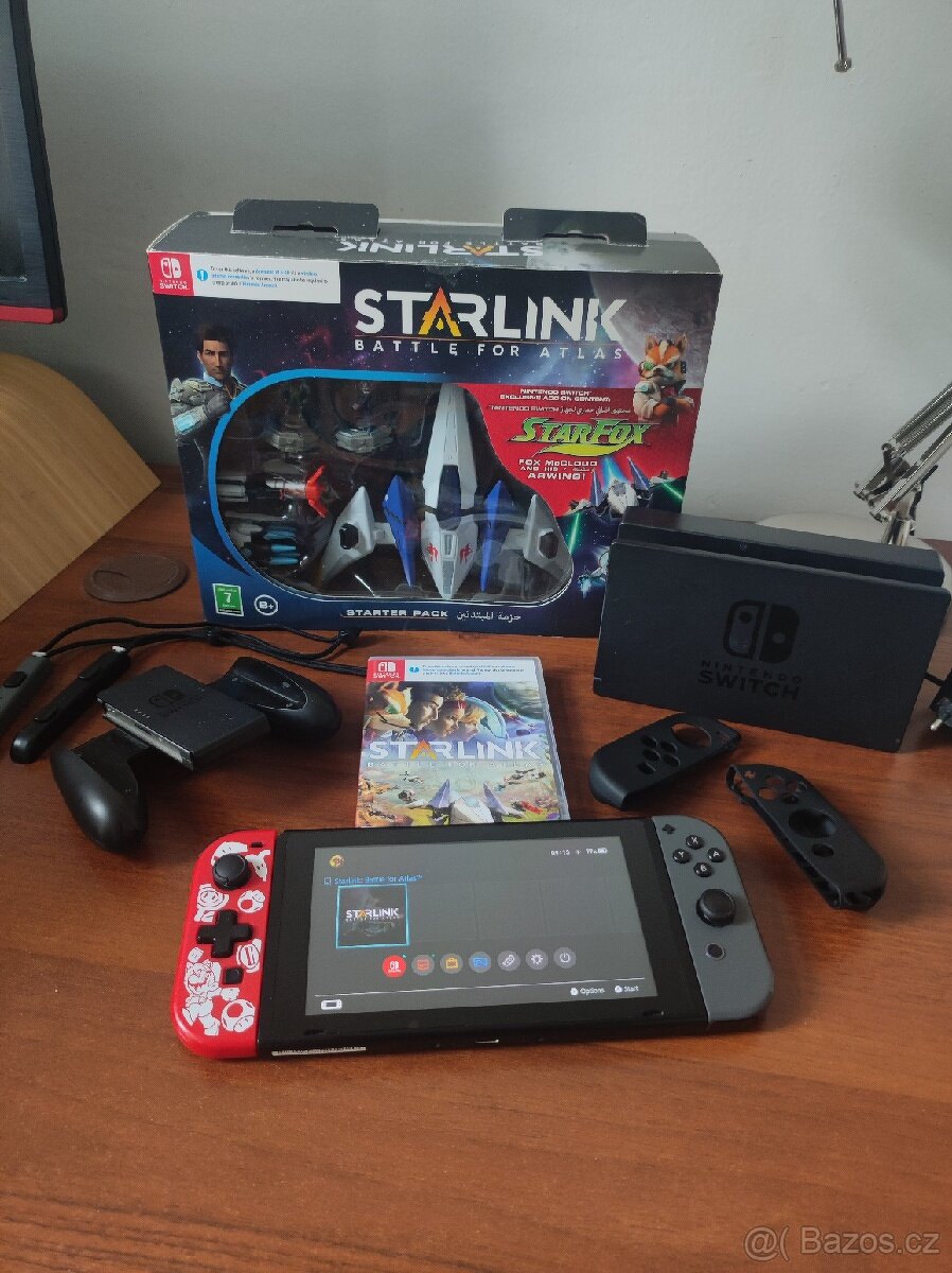 Nintendo Switch V2 + příslušenství a Starlink