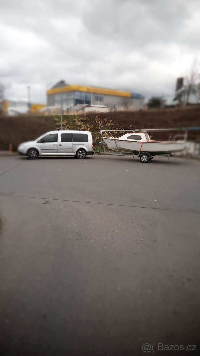 Kajutová motorová loď/plachetnice