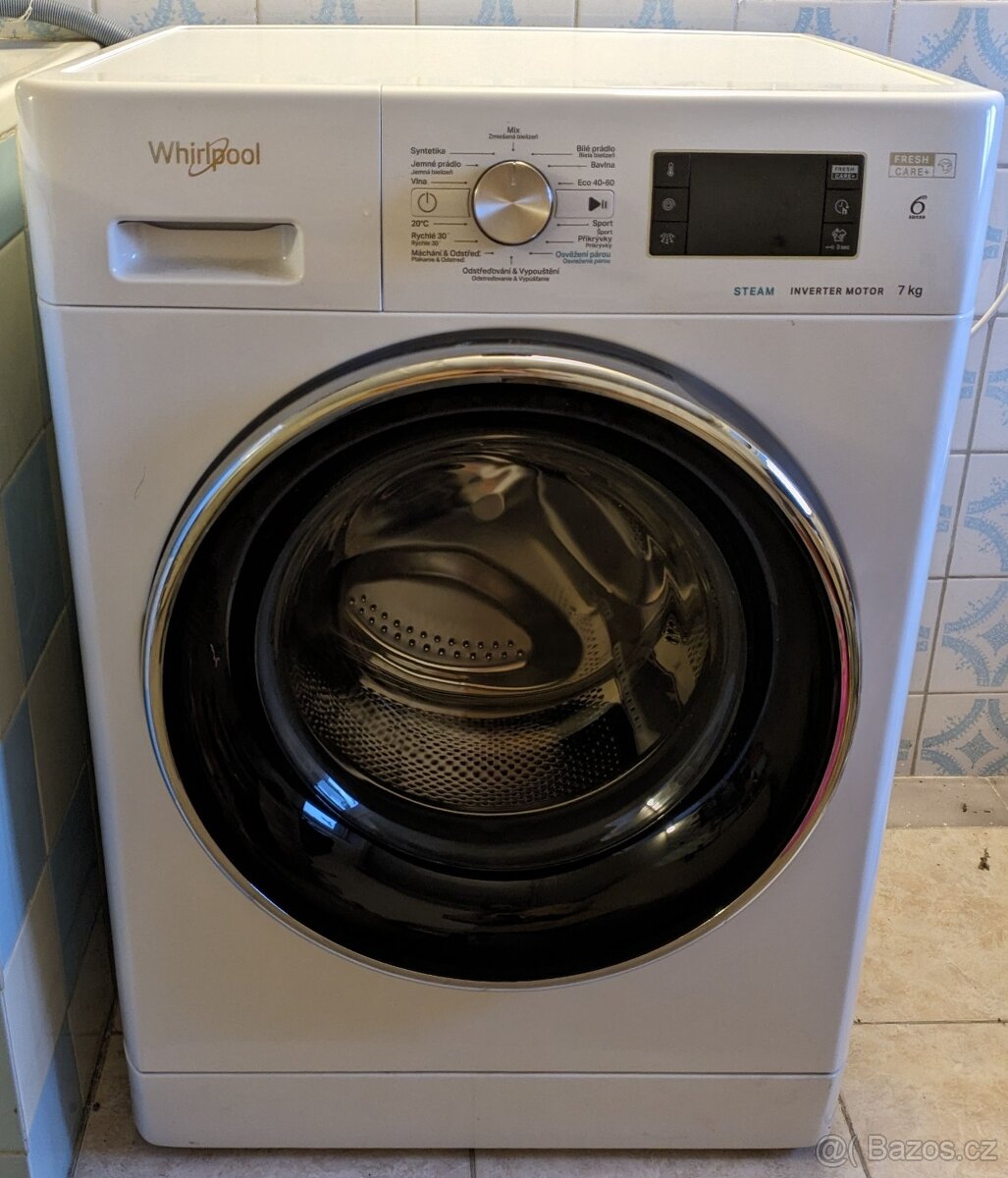 Pračka Whirlpool na 7kg, ještě v záruce