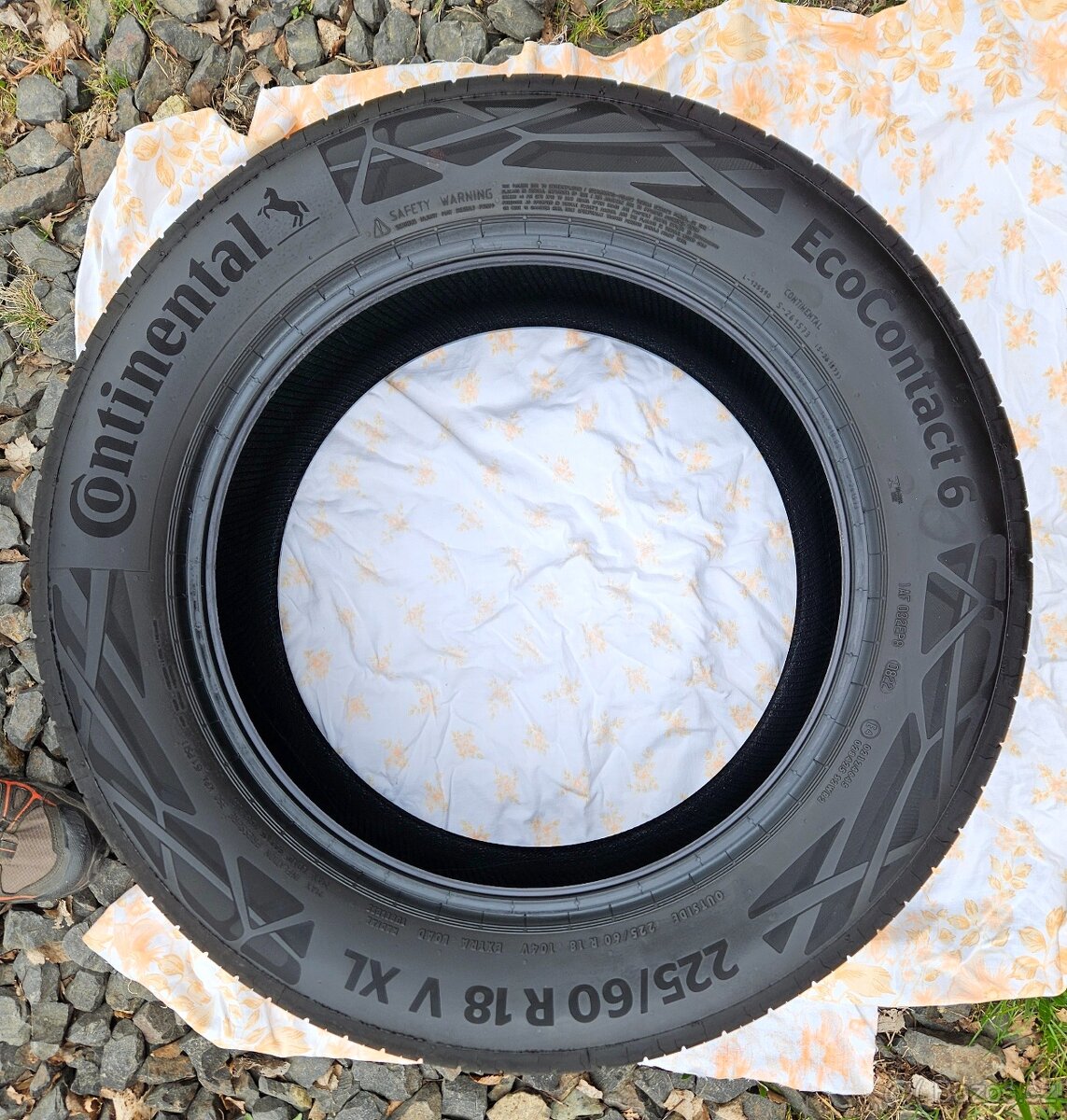 Letní pneu Continental 225/60 R 18 V XL