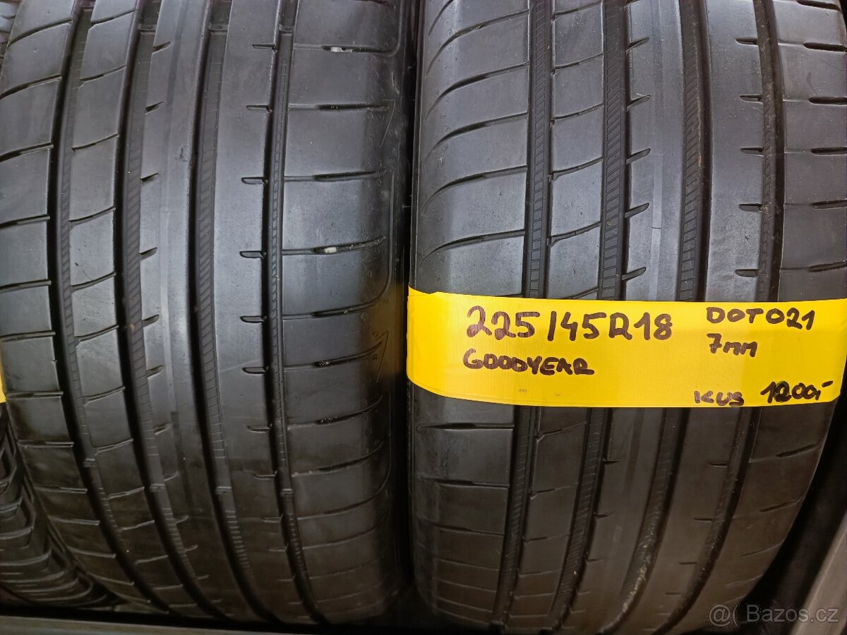 225/45r18 zánovní letní Goodyear