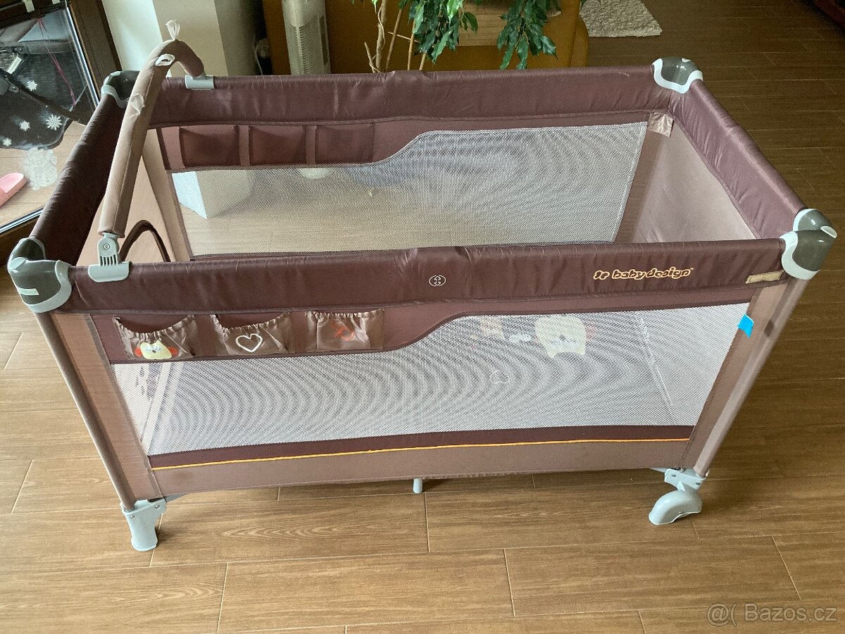 Cestovní postýlka s přebalovacím pultem Baby dream