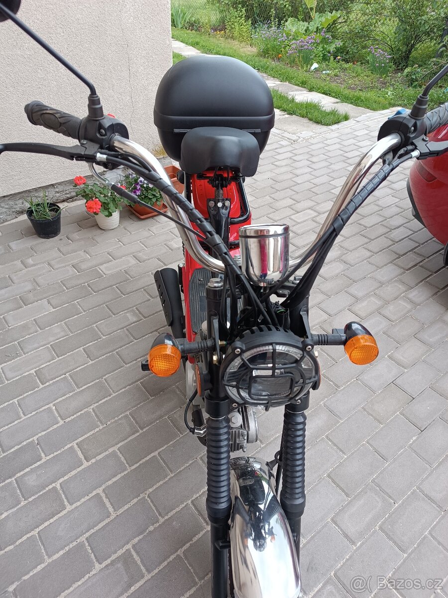 moKorado SUPERMAXI 50 EFI Euro5, červený 2023
