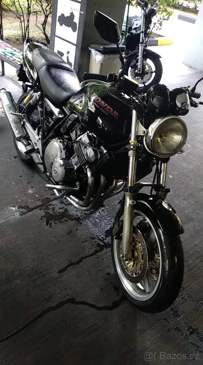 Honda CB400 Super Four