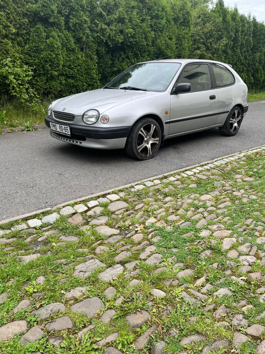 Toyota corolla E11