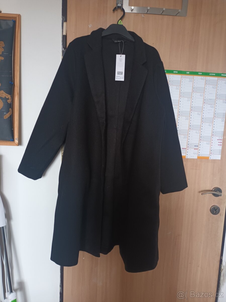 Černý kabát