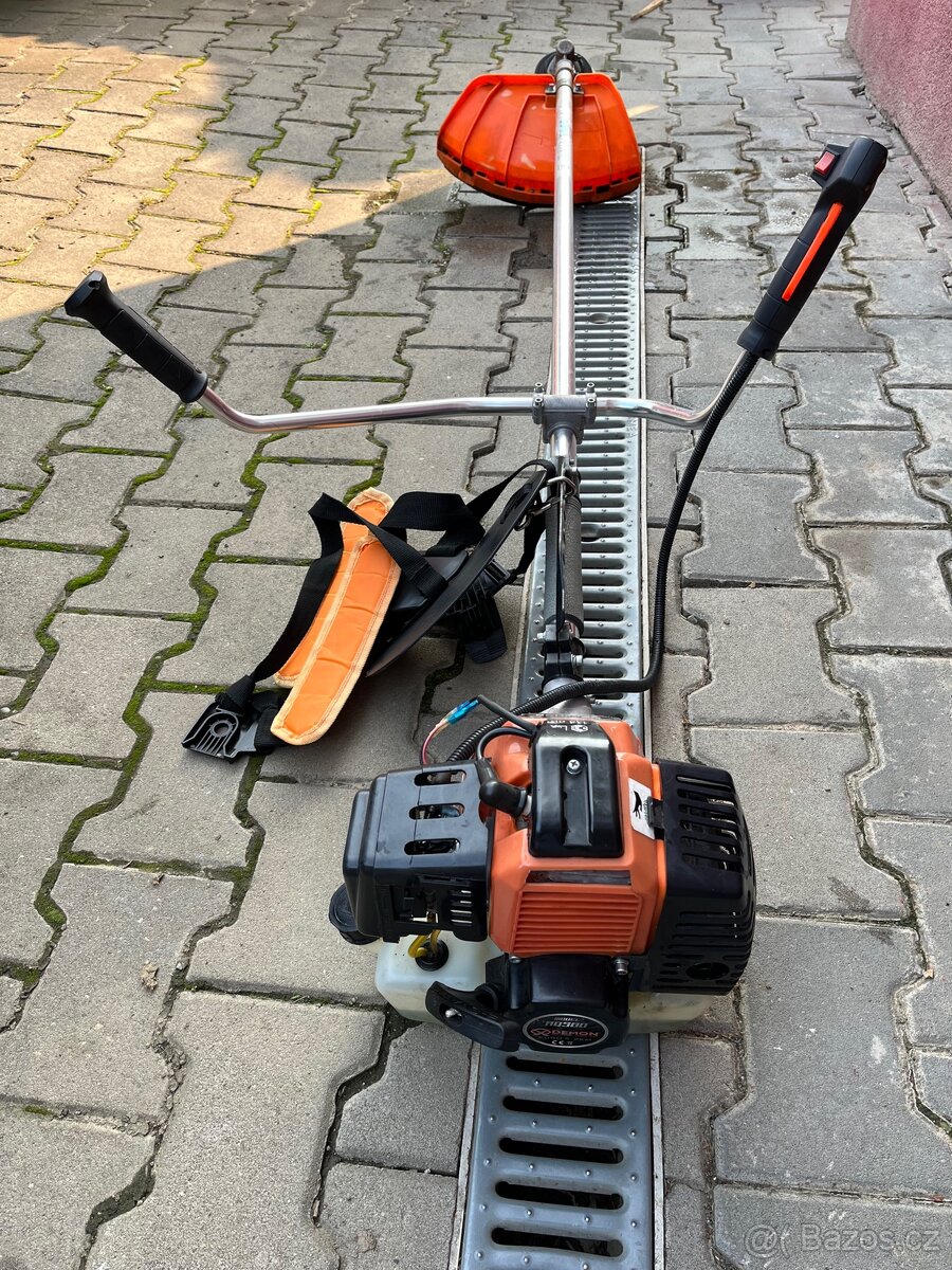 Plně funkční křovinořez