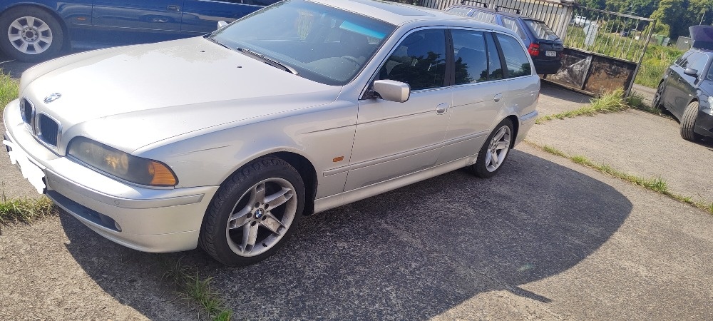 BMW E39 525D Touring manuál