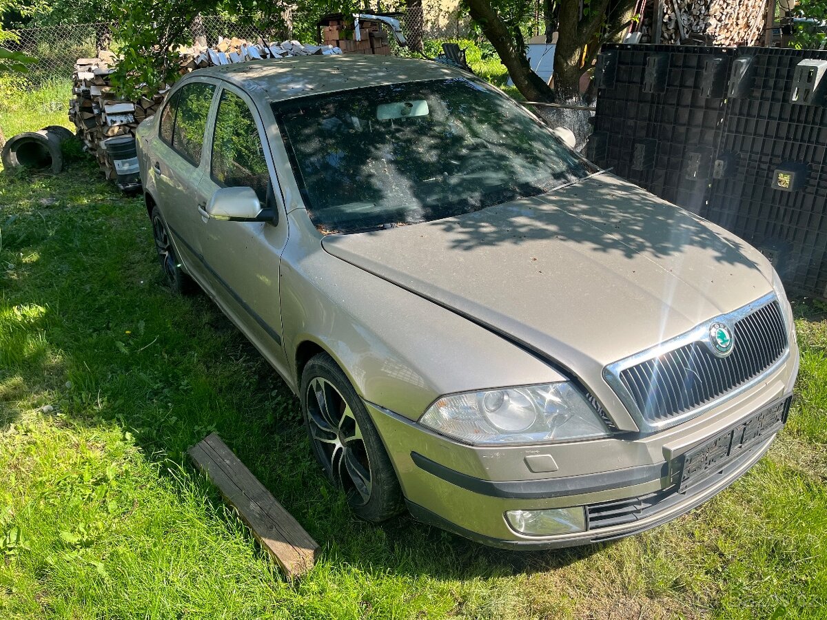 Prodám na náhradní díly auto Škoda Octavia II, 2005