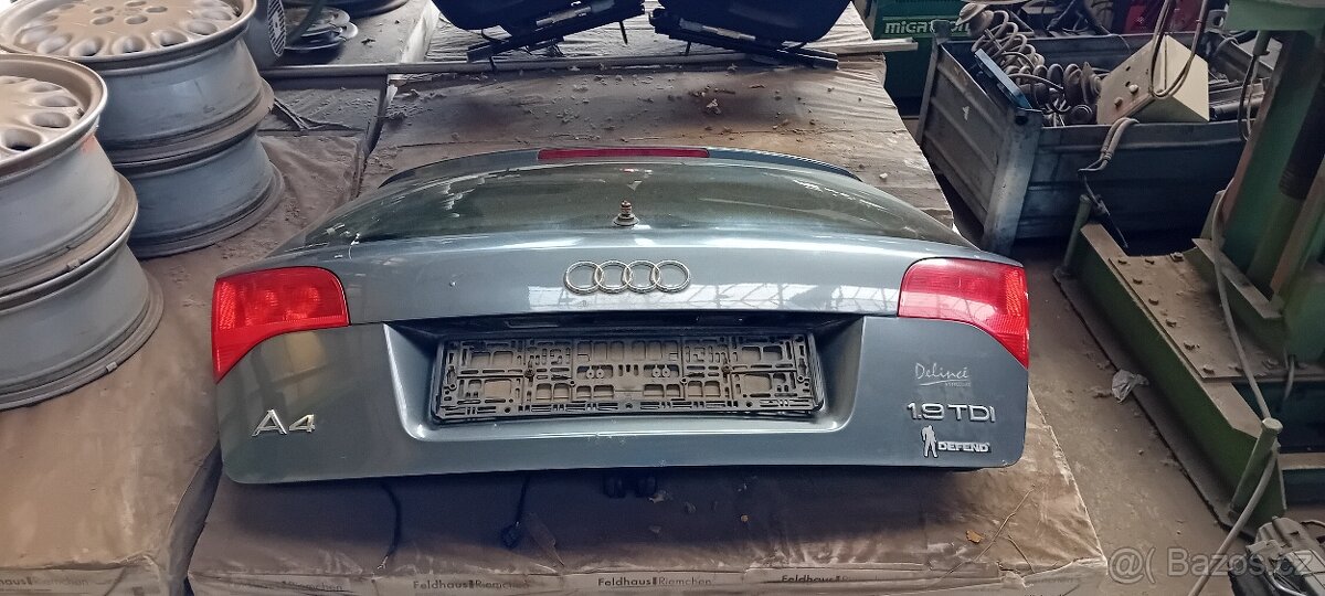 Audi A4 B7 kufr