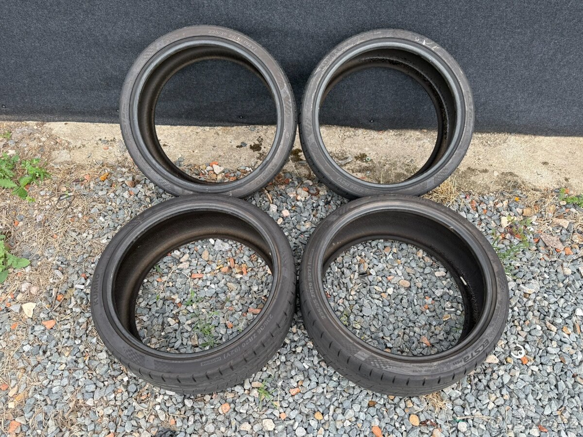 4x letní pneu - Kumho Ecsta 235/35 R20 92Y
