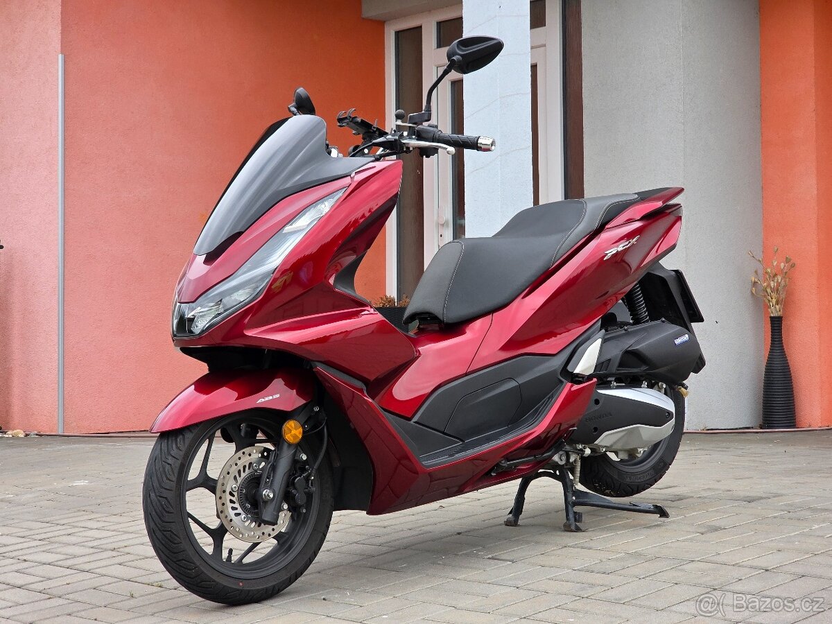 Honda PCX 125, 2022, původ ČR, serviska