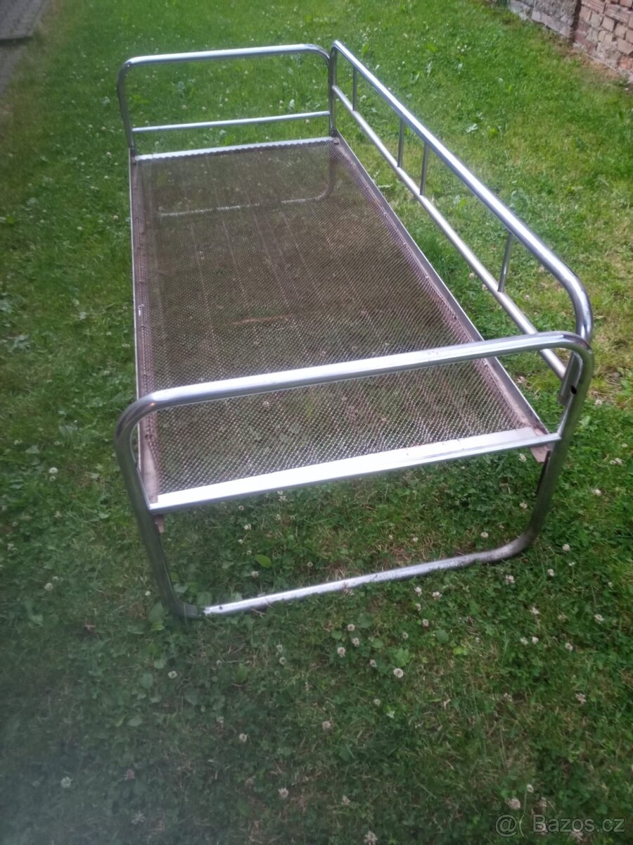 Retro postel.