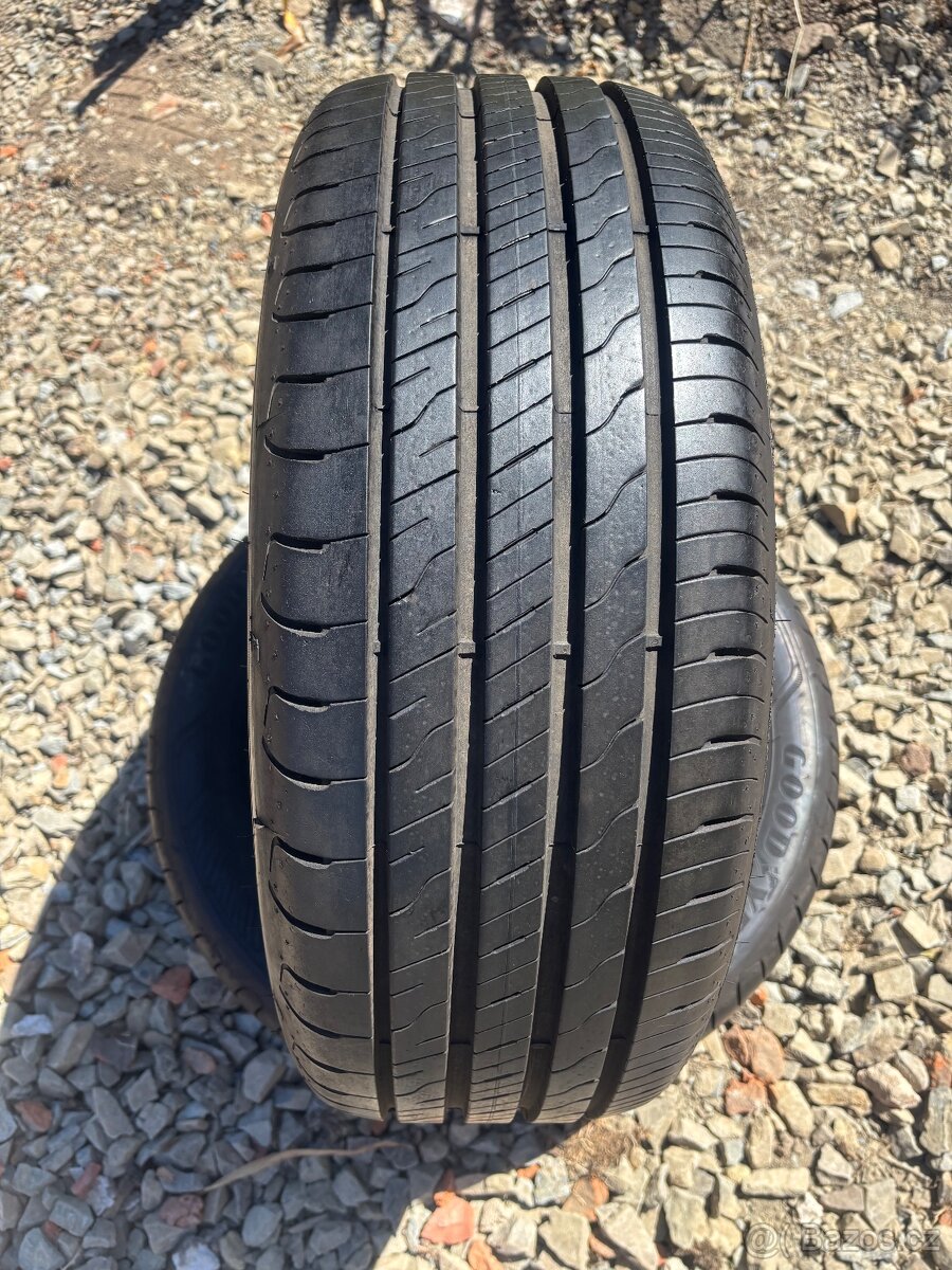 Prodám zánovní 2ks letních pneu 205/55R16