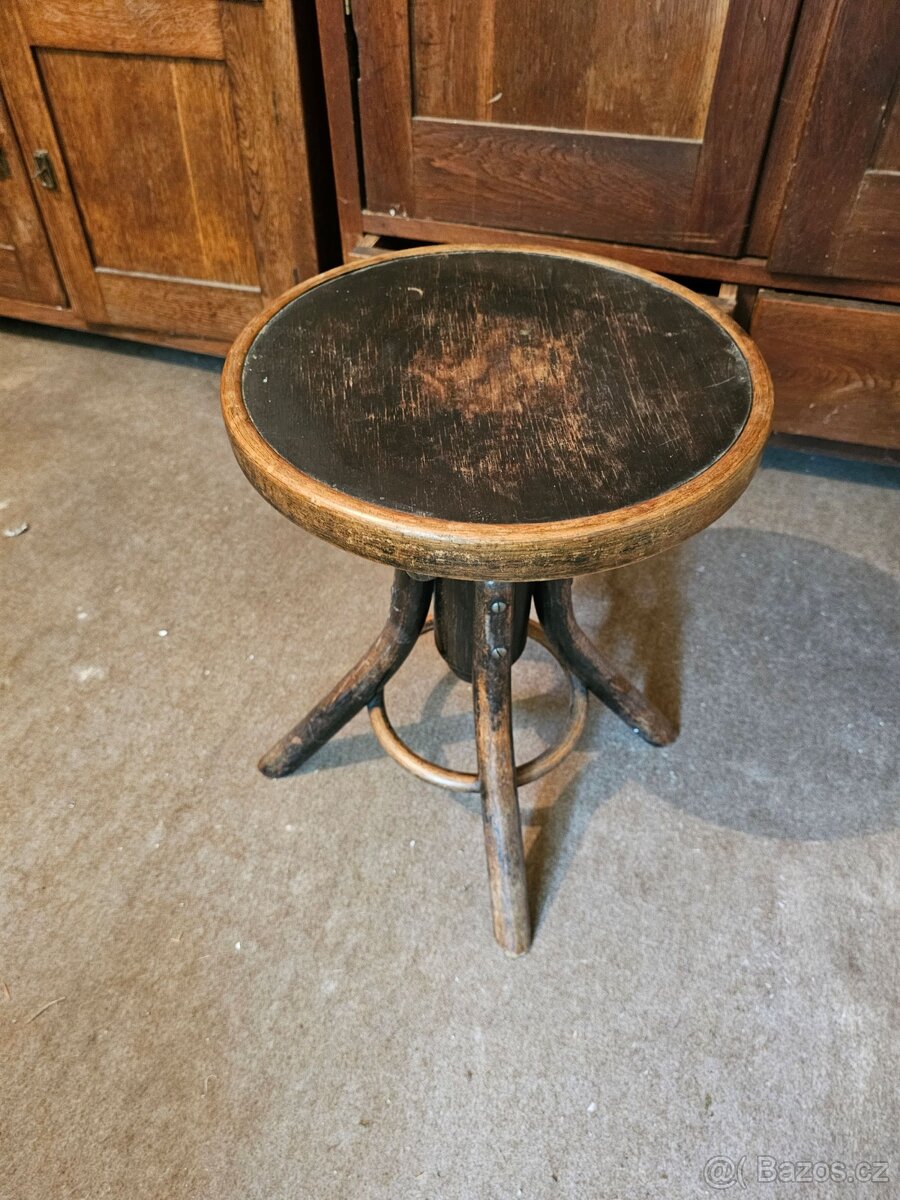 Otočná vintage stolička