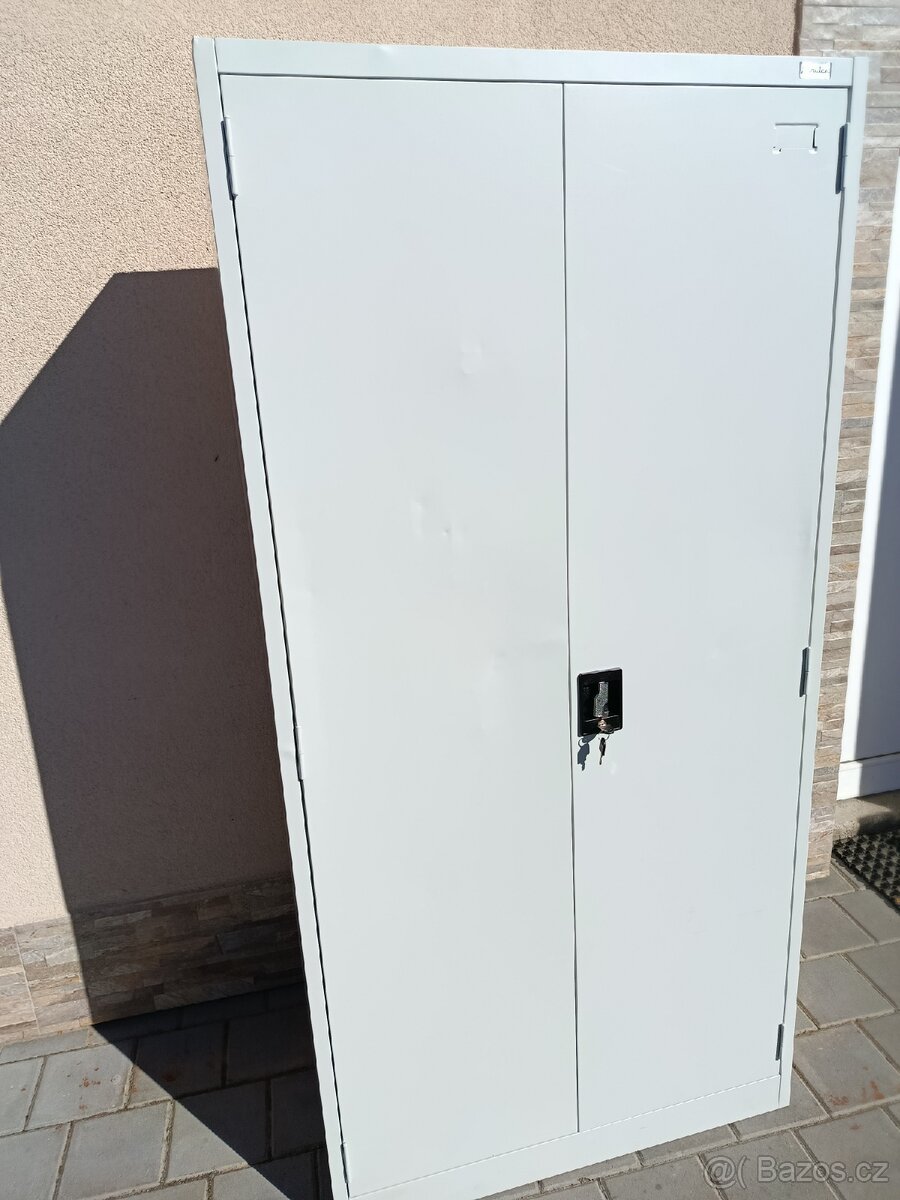 Plechová skříň 90 cm