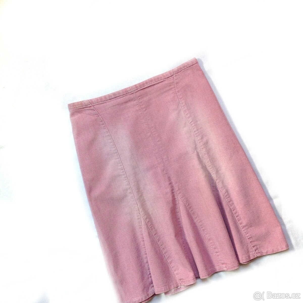 DAMSKÁ SUKNĚ. RIFLOVÁ. PRUŽNÁ VEL 14-40