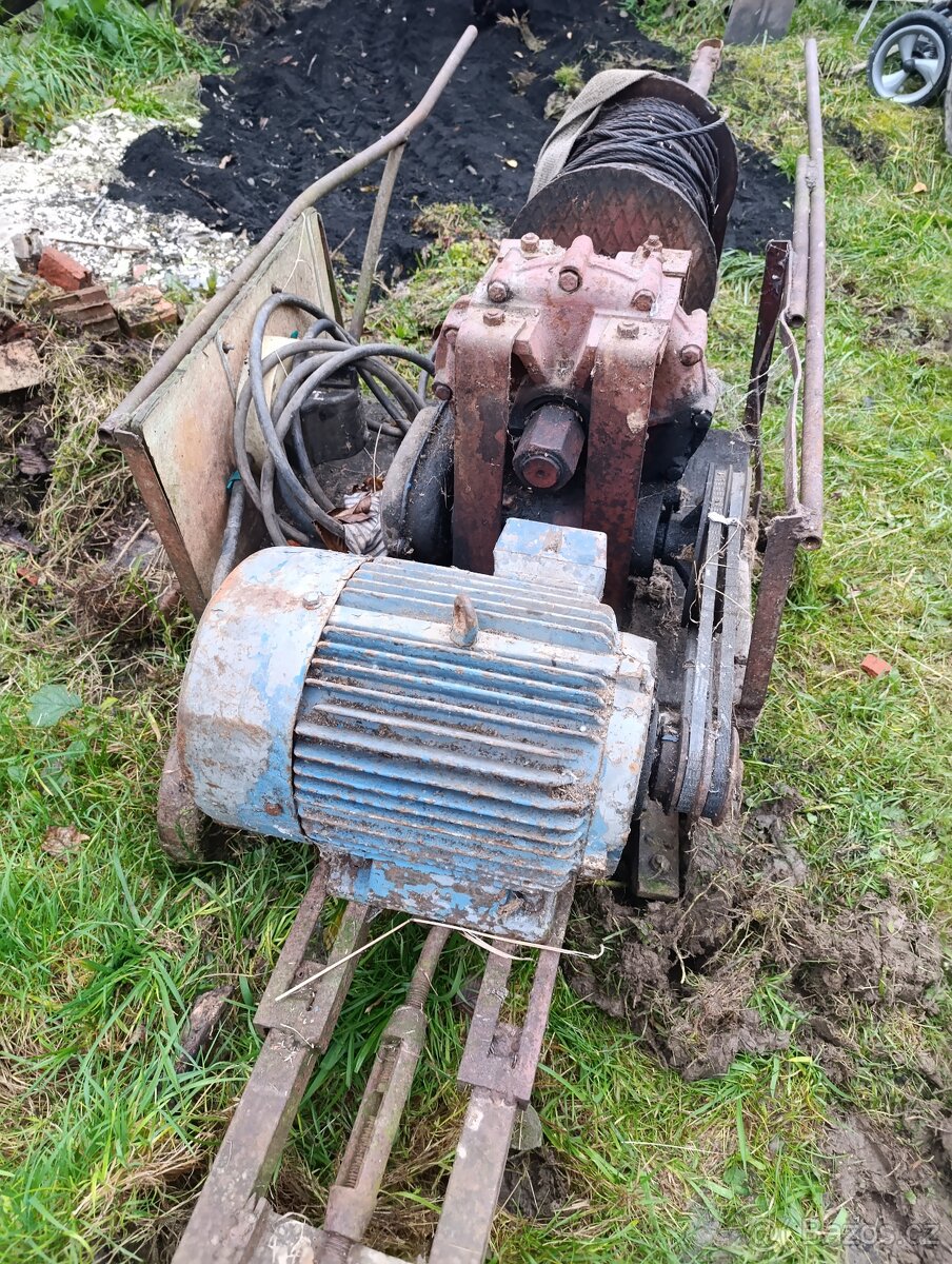 Hydraulický hever 20 T a Vrátek