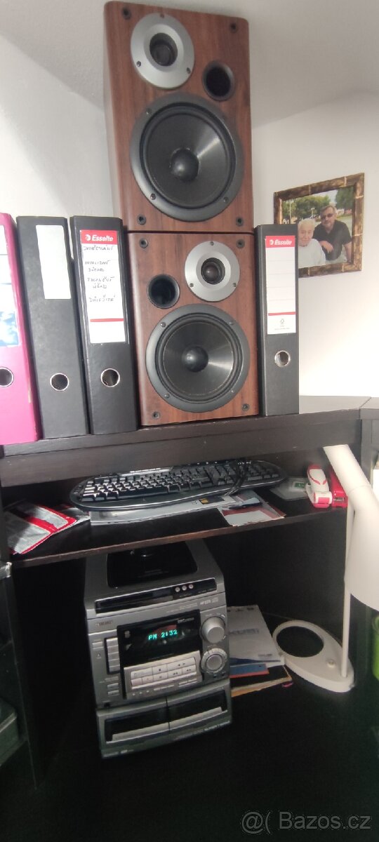 starší věź Aiwa + dřevěné repro