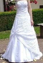 Korzetové svatební šaty