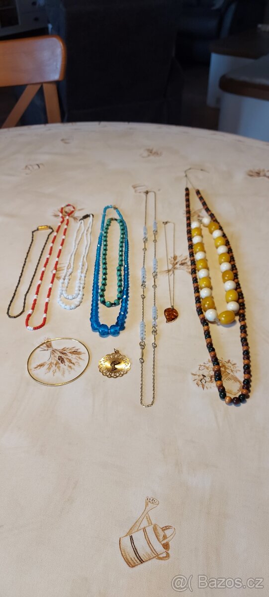 RETRO  BIŽUTERIE