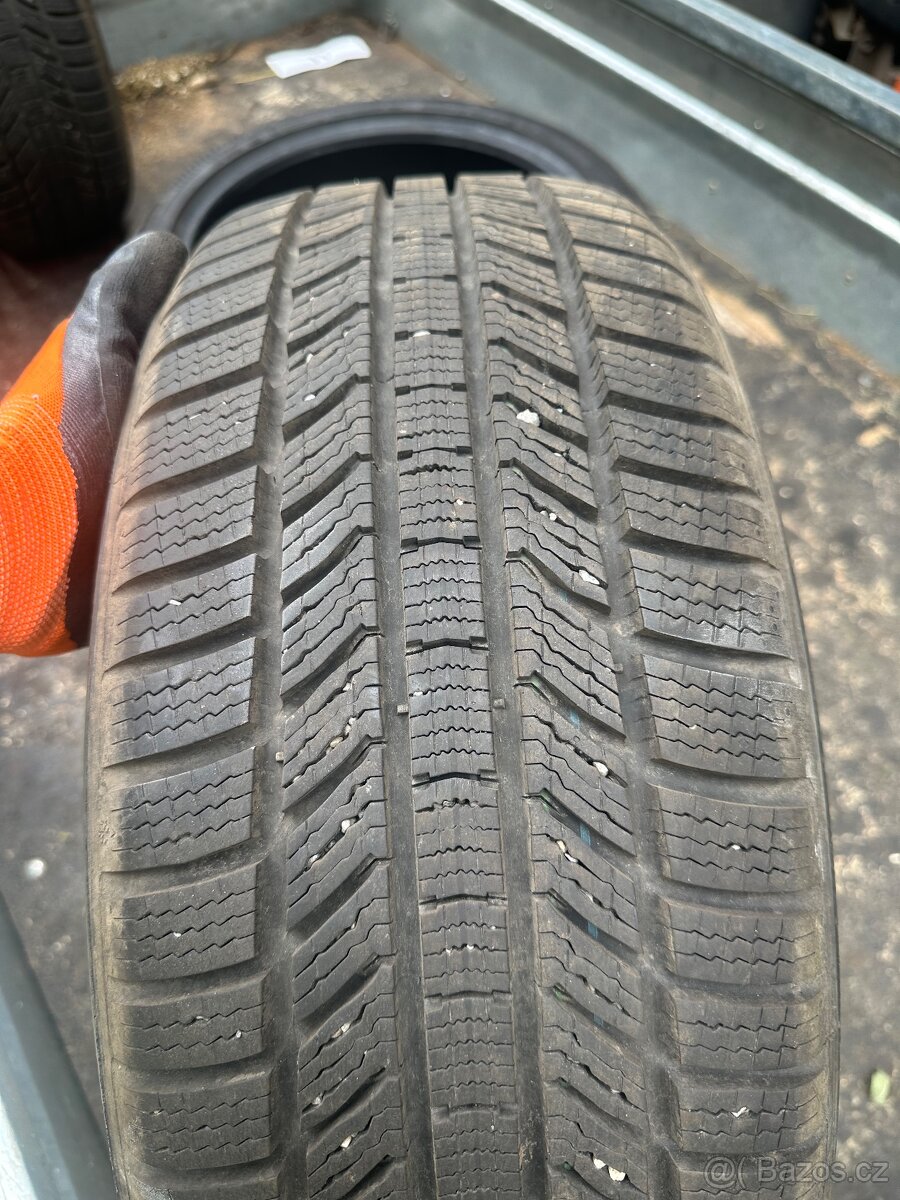 Zimní pneu Continental 215/45/R18