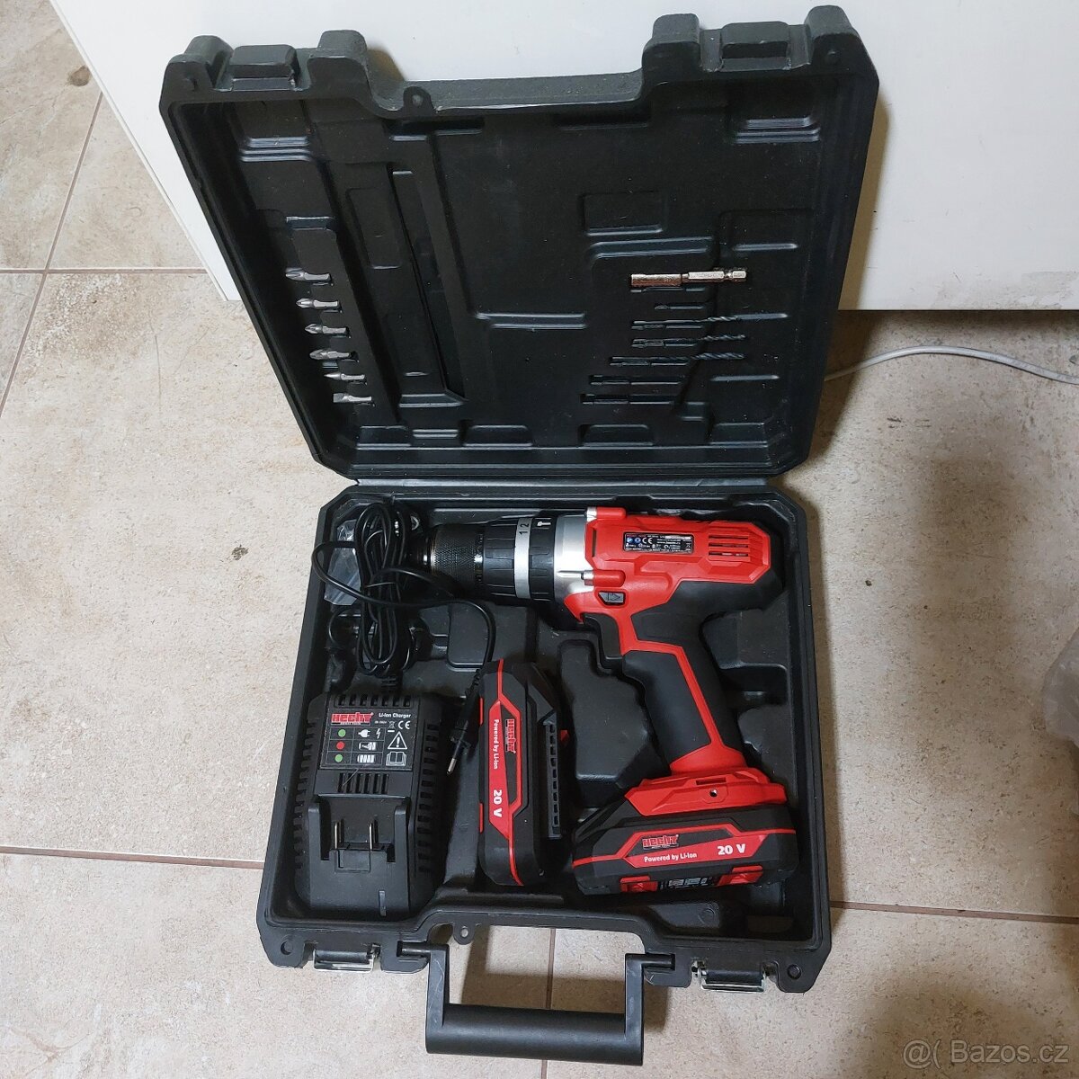 Aku příklepová vrtačka HECHT 1278,bity,2 baterie,nepoužívaná