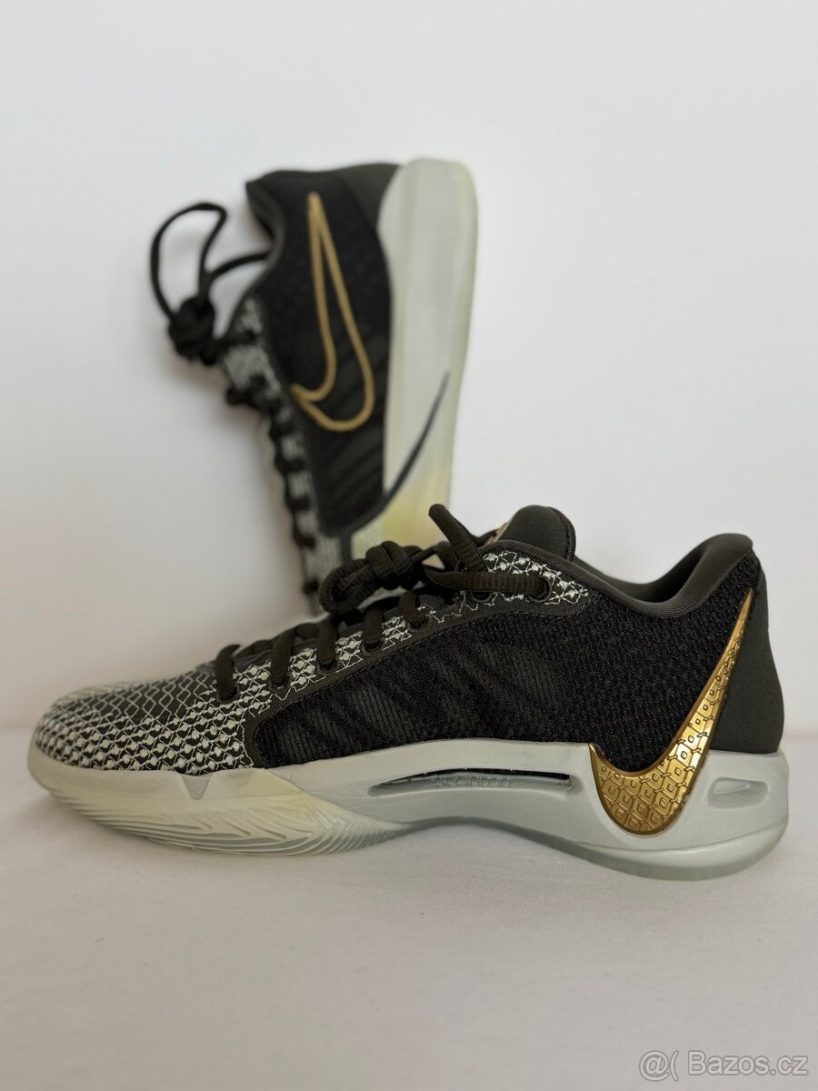 Nike Sabrina vel.36/22,5-23cm