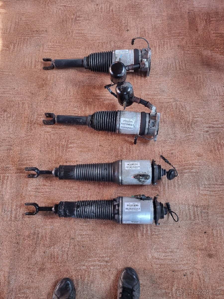 Vzduchový podvozek Audi A8