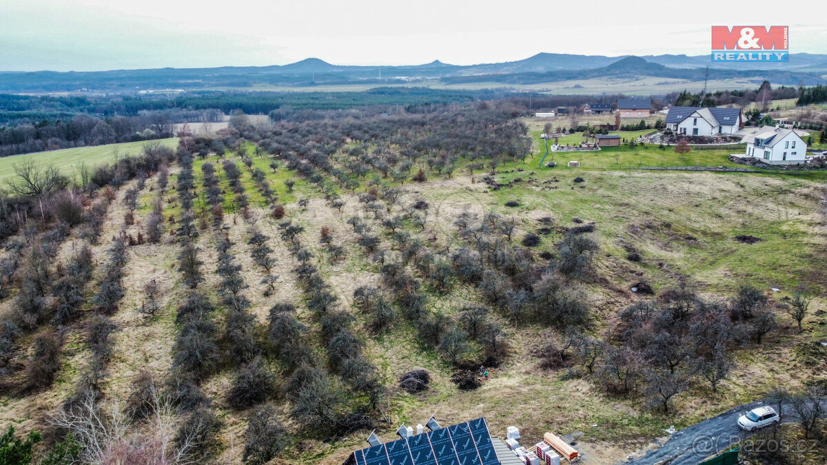 Prodej pozemku vhodného k výstavbě RD na Svojkově 2000m2