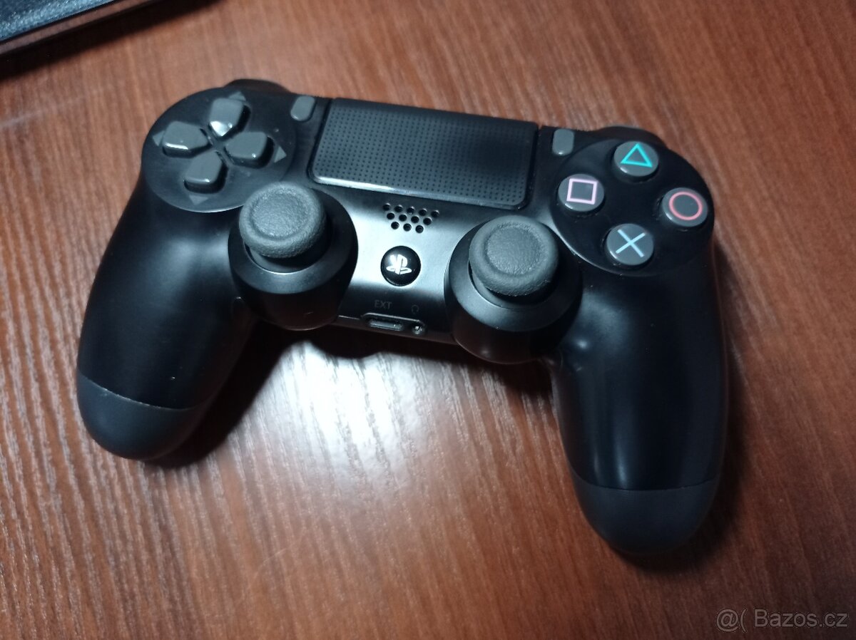 Dualshock 4 (PlayStation 4) černý