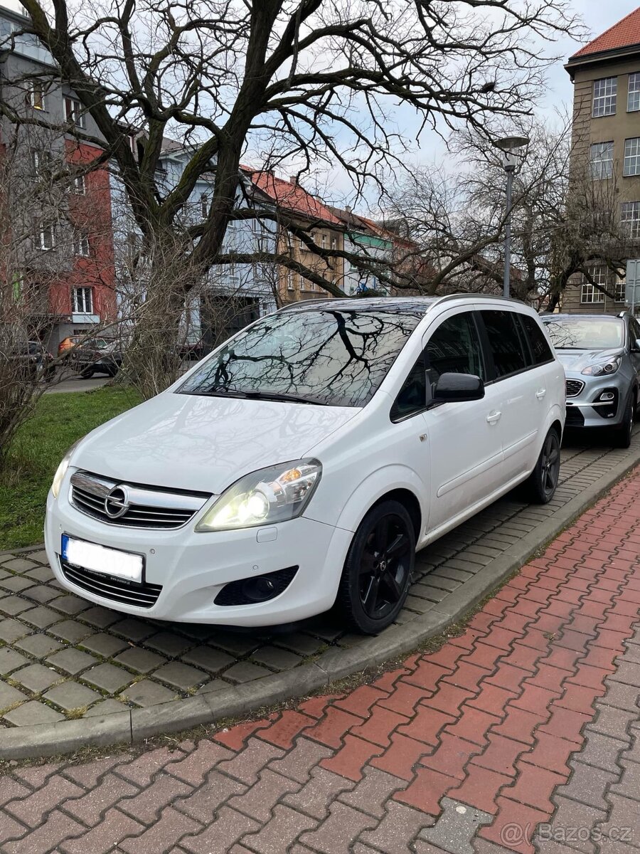 OPEL ZAFIRA 7-míst 1.6 2013