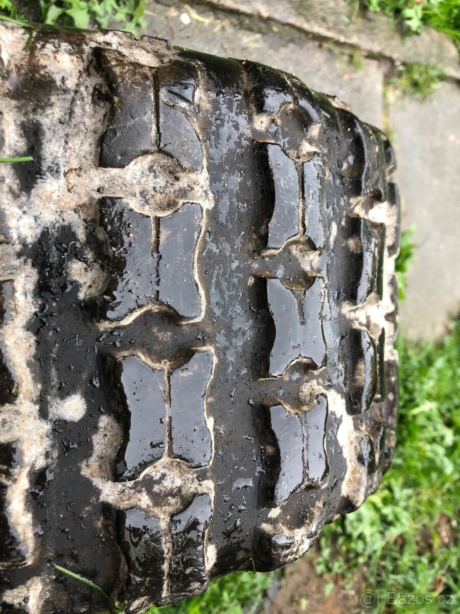 Pneu 18x9,5-8