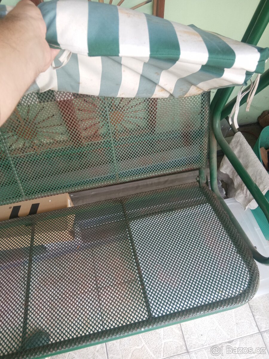 Zahradni houpacka